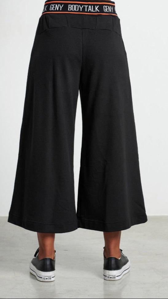 Women's ‘GEN Y’ loose-fit sweatpants. B196